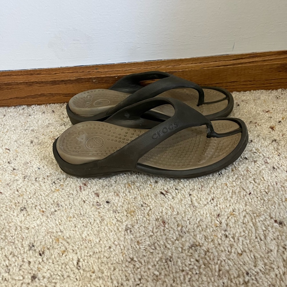 Women's Tan Croc Flip Flops